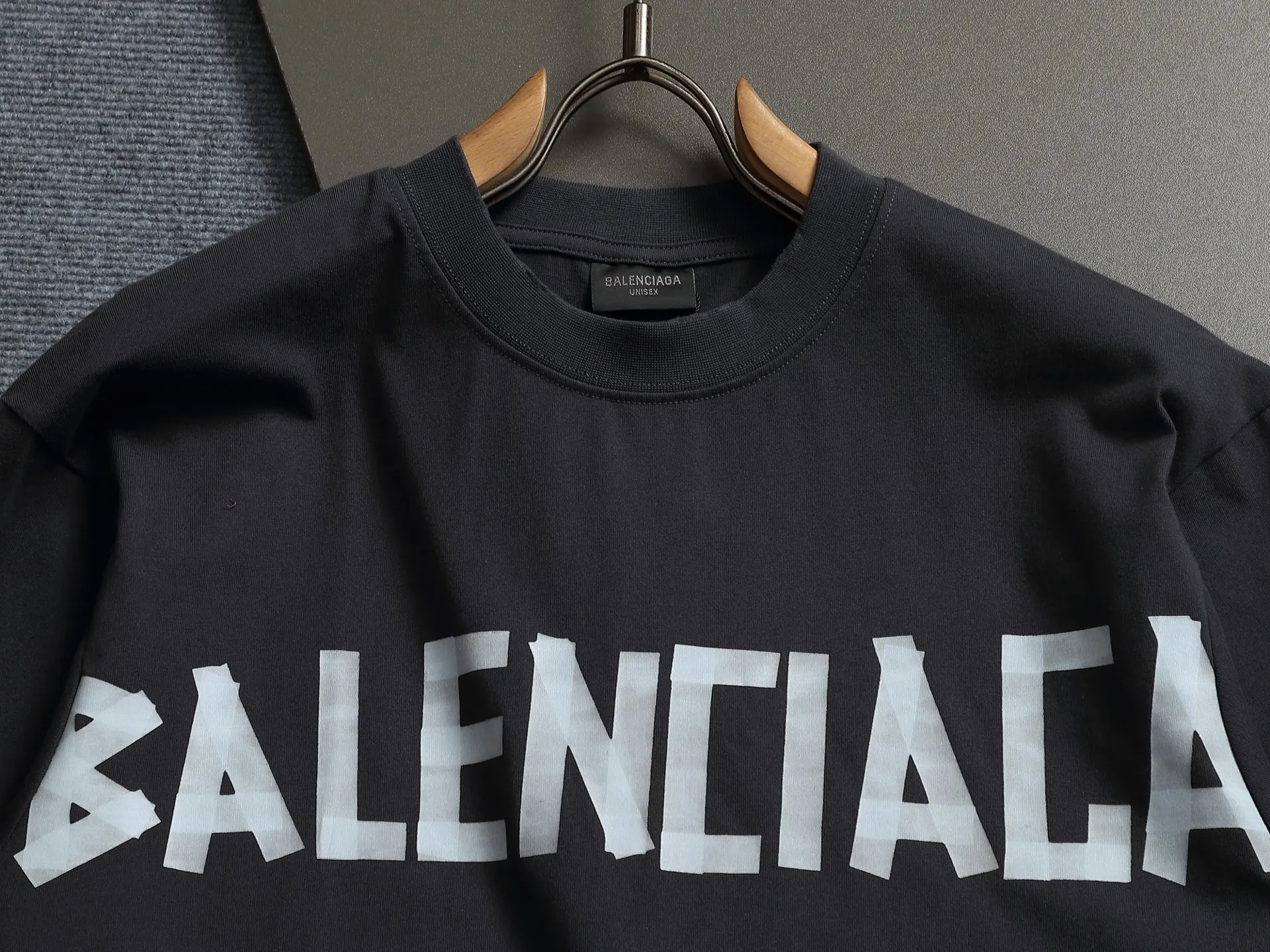 BALENCIAGA 2026 Logo ， Retro Same Style T 320 Versatile : Black Gray Khaki Size：XS S M L